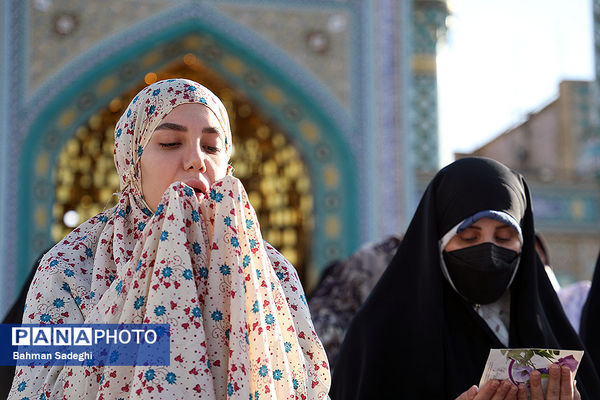 نماز عید فطر - امامزاده پنج تن لویزان