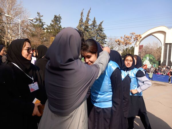 مسابقات بین مدرسه ای جام اقتدار ایران دردبیرستان دوره اول آرمینه مصلی نژاد ناحیه ۶