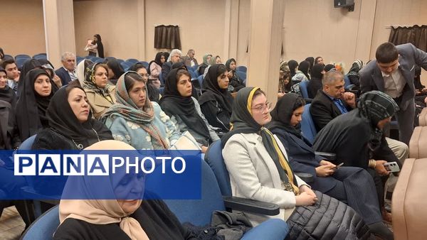 گردهمایی نویسندگان دهه هشتادی در تهران