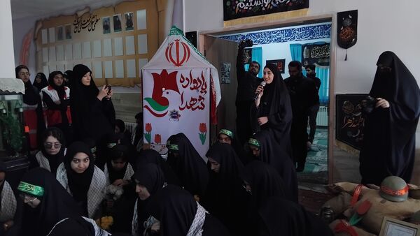 میهمان آسمانی در آغوش مدرسه ما