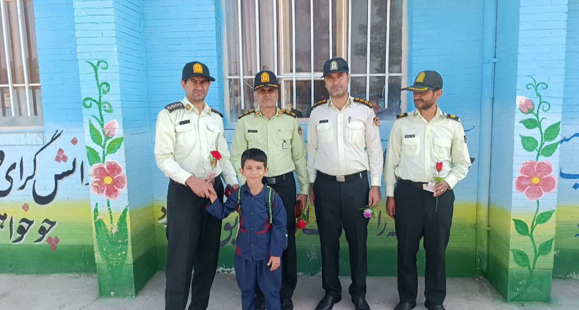 گرامیداشت هفته نیروی انتظامی در آموزشگاه شهید محمد منتظر قائم شهرستان خاتم