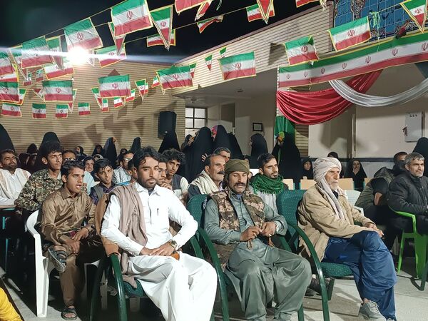 برگزاری جشن دهه فجر در مدرسه راهیان ولایت بشاگرد