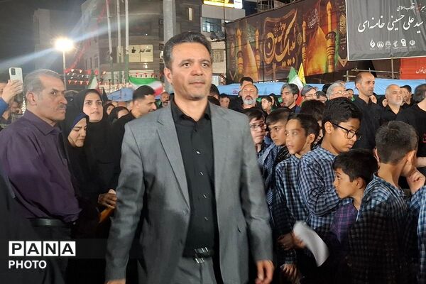  نجوای عشق در میدان قدس؛هم نوایی  دانش‌آموزان با «قاسم» 