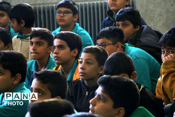 محفل نویسنده کتاب «فرمانده سری» در یزد