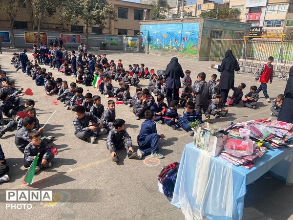 جشن عاطفه‌ها در دبستان پسرانه حکمت؛ جلوه‌ای از مهر، همدلی و ایثار