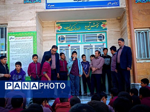 کاندیدای شورای دانش آموزی دبیرستان میثاق از برنامه های خود گفتند