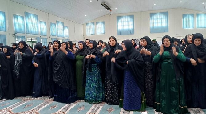 سوگواری محلی بانوان در سوگ رحلت امام خامنه ای(ره)