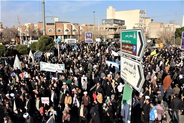 جلوه‌های حضور نوجوانان در راهپیمایی 22 دی مردم قم