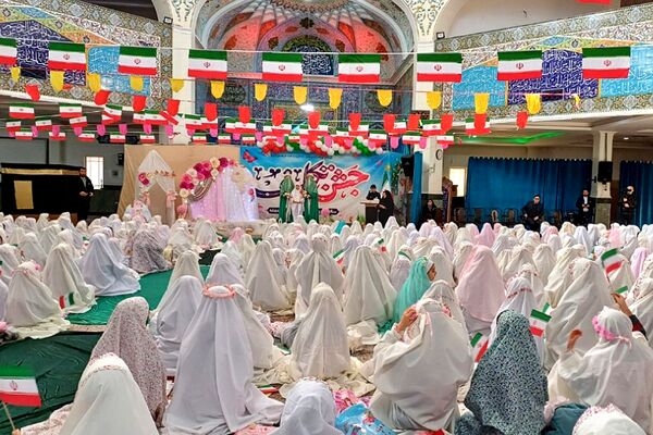 برگزاری جشن تکلیف مختص ۱۰۰۰ دانش‌آموز دختر در مسجد سلمان فارسی
