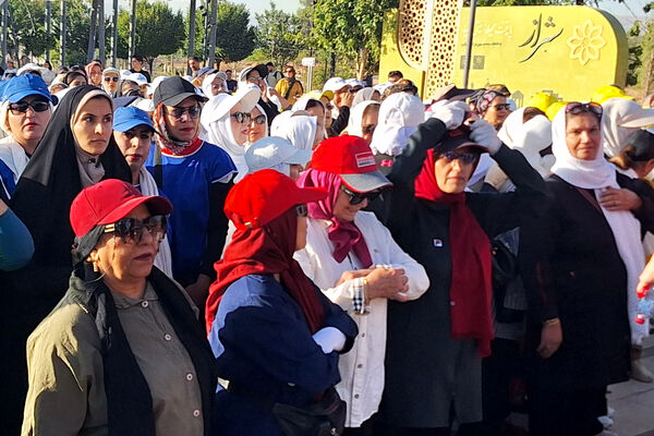 همایش پیاده‌روی خانوادگی در شیراز 