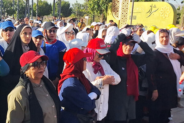 همایش پیاده‌روی خانوادگی در شیراز 