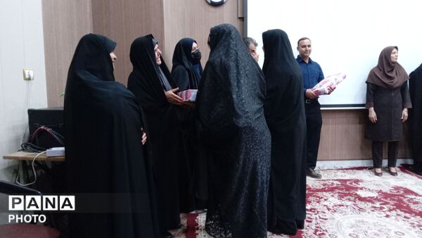 جلسه انجمن اولیا و مربیان دبیرستان نمونه فرهنگ در کانون شهید شوشتری