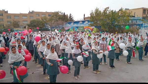 طلوع آگاهی در دل های کوچک؛ جشن روز دانش آموز در دبستان لطیفه