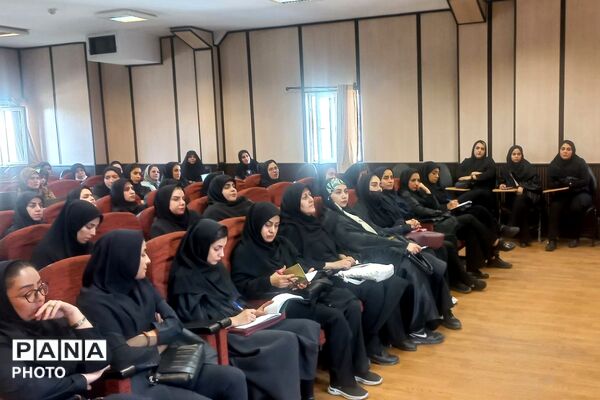 دوره آموزش و مهارت افزایی امداد و کمک های اولیه ویژه مربیان کودکستان در ناحیه دو شهرری