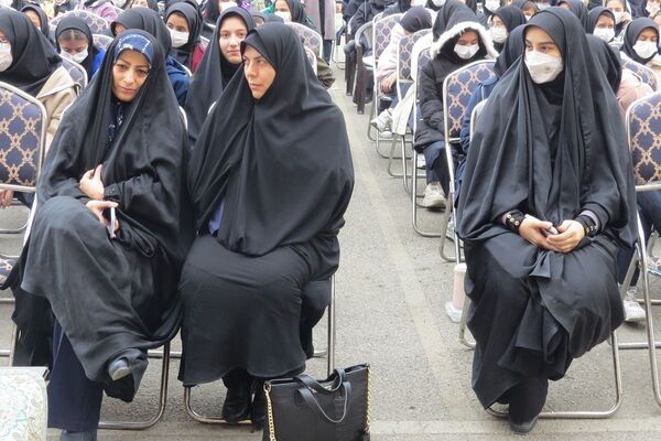 مراسم هفته پژوهش در دبیرستان بانو عفت آهنگری شهرری