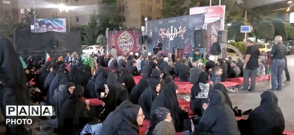 عزاداری شب هشتم محرم در میدان شهرداری