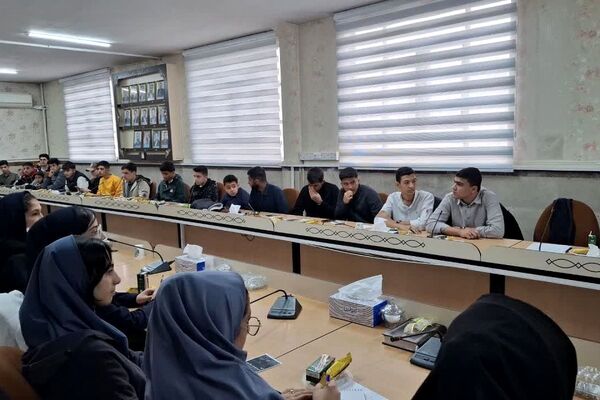 نشست مدیر آموزش و پرورش شهرستان قدس با رؤسای شورای دانش آموزی مدارس