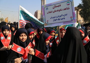 دانش‌آموزان، حافظان پیمان تاریخی ۱۳ آبان؛ تجدید میثاق با آرمان‌های امام (ره)