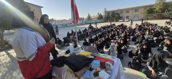 گرامیداشت هفته پدافند غیرعامل در مدرسه زنده جانی شهرستان کاشمر 