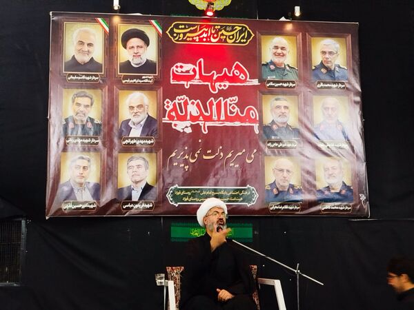 بازدید رئیس شورای شهر و امام جمعه کاشمر از حسینیه حسینی روستای قوژد