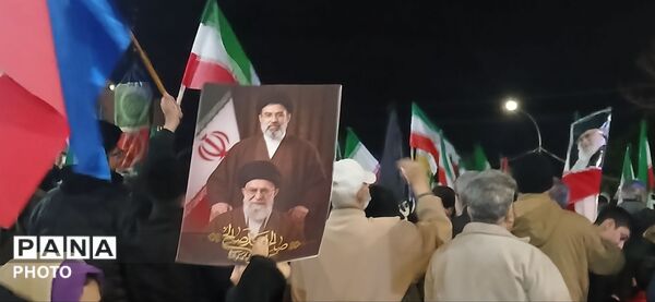 مردم ساوجبلاغ هنوز هم سوگوار رهبر شهیدشان هستند 