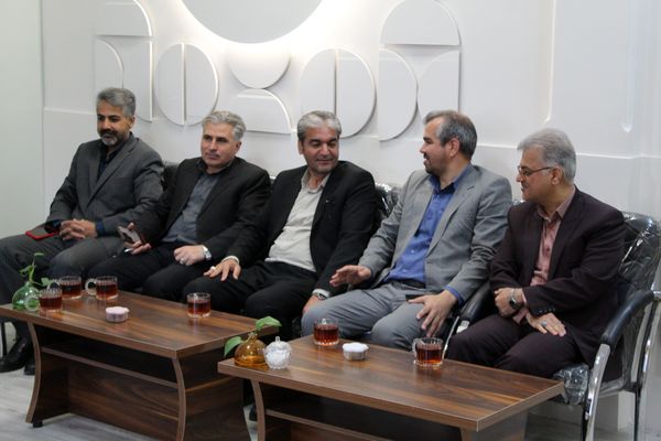 گرامیداشت روز آزمایشگاه در دبیرستان دخترانه شاهد غرویان وکیلی (۲۲)