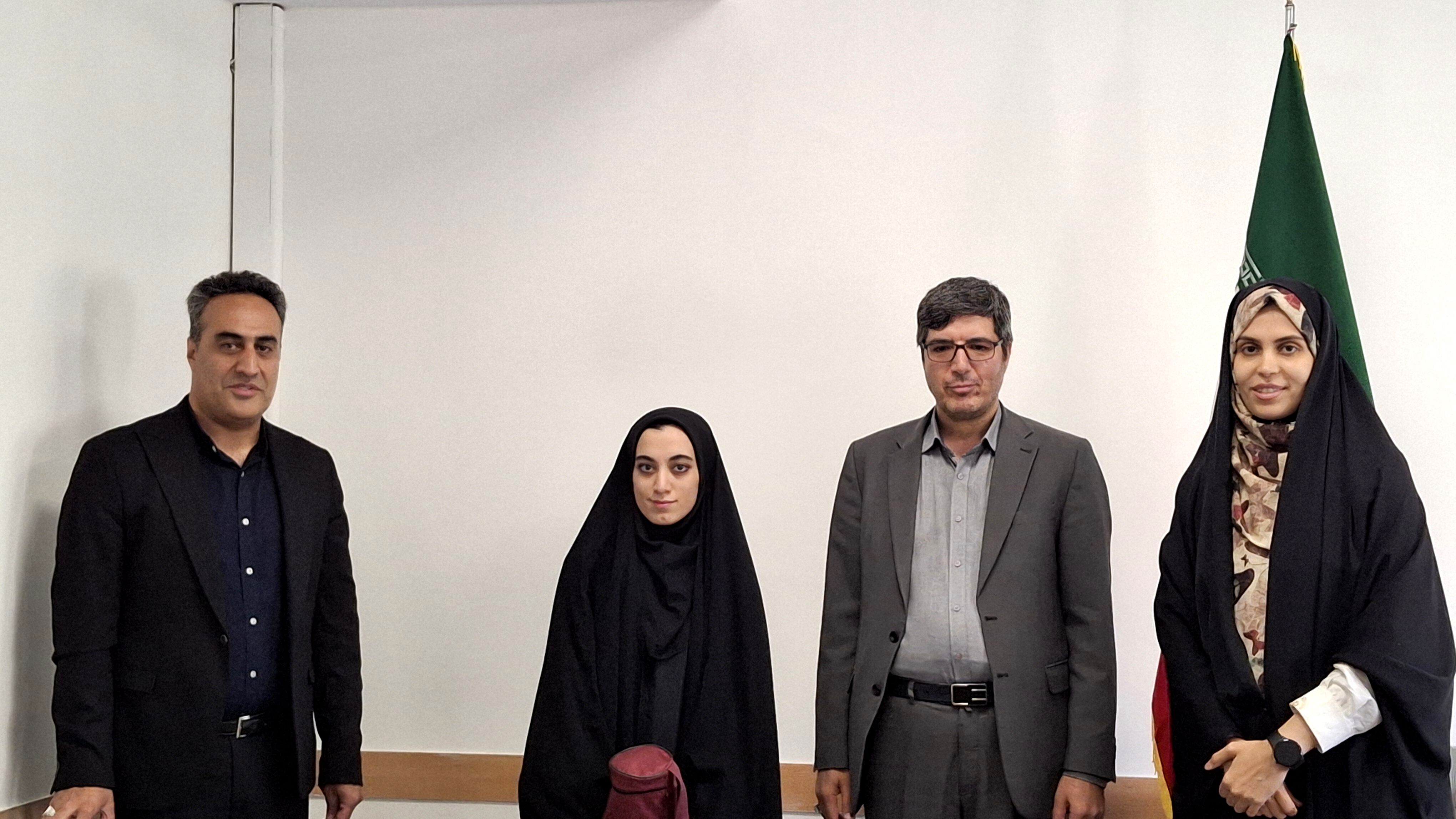 تجلیل از خبرنگاران پانا و اعضای سازمان دانش آموزی