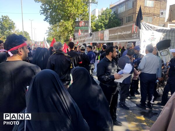 حضور پرشور ملت عظیم الشأن ایران در مراسم وداع با پیکر رهبر شهید