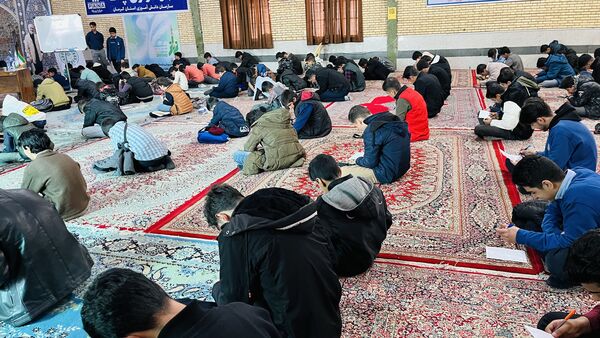 آموزش مقدماتی خبرنگاری پسران کرمان در آموزشگاه پیامبر اعظم(ص)
