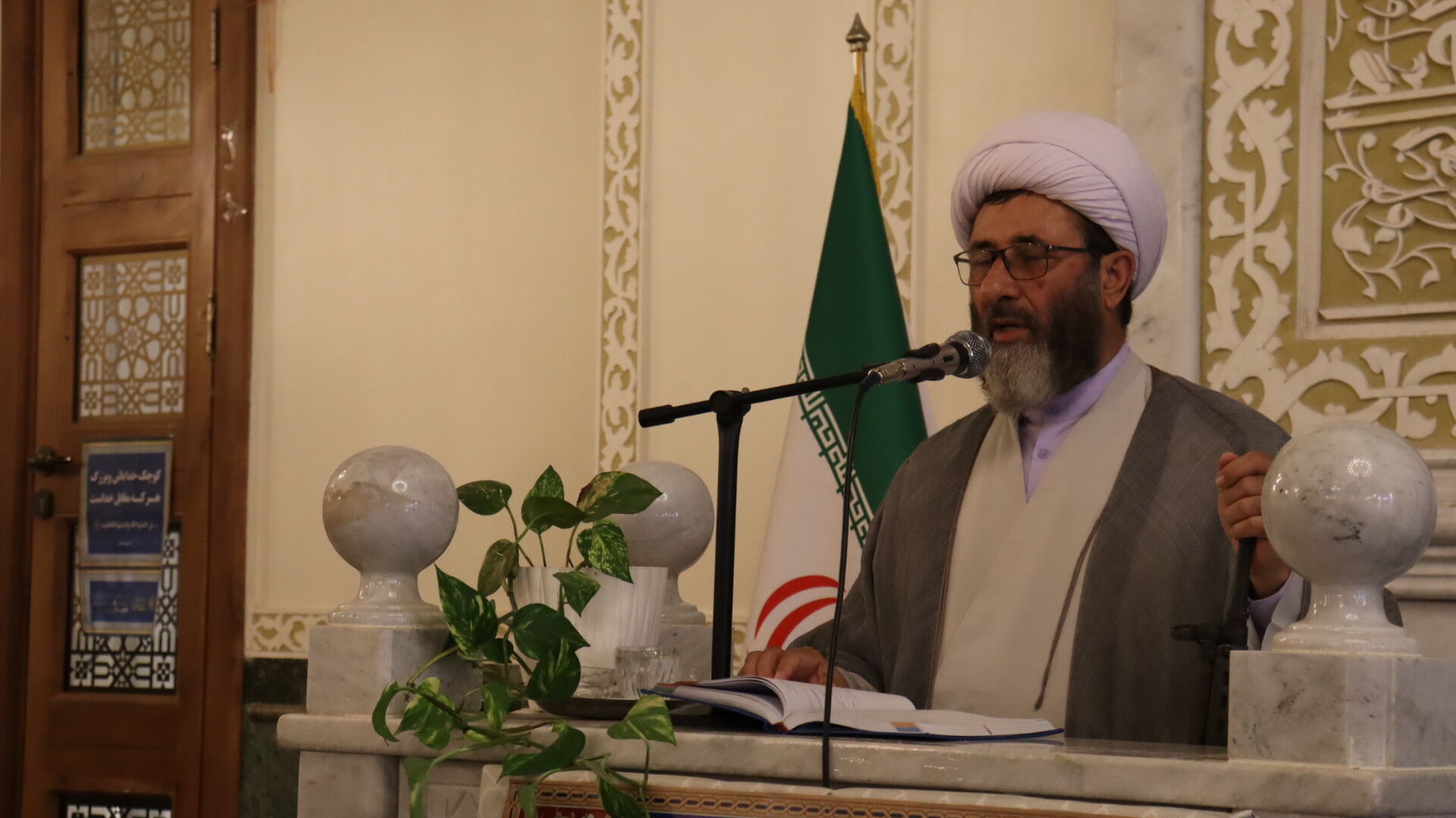 نماز جمعه سیاسی دشمن شکن بندپی شرقی با حضور نوجوانان و جوانان بسیجی