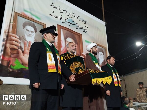 حضور خادمان امام رضا(ع) و پرچم متبرک آستان قدس در اجتماعات شبانه شهر صفی آباد