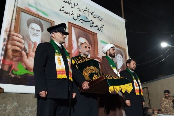 حضور خادمان امام رضا(ع) و پرچم متبرک آستان قدس در اجتماعات شبانه شهر صفی آباد