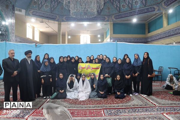 دانش‌آموزان بهارستانی، طلایه‌داران وحدت و معنویت در نماز جمعه