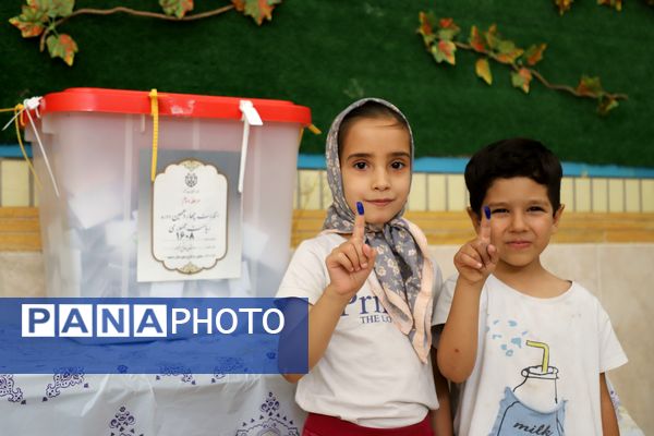 حضور پر شور مردم مشهد در چهاردهمین دوره انتخابات ریاست‌جمهوری 