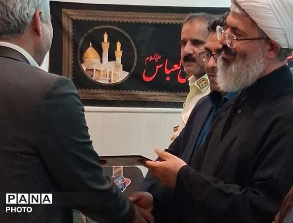 نشست اعضای ستاد نماز جمعه با امام جمعه کاشمر