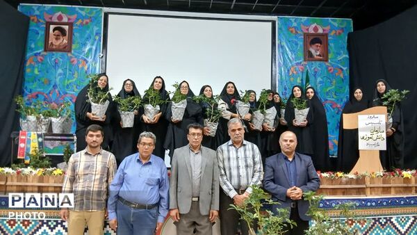 جشن سالروز تاسیس سازمان دانش‌آموزی در ابرکوه