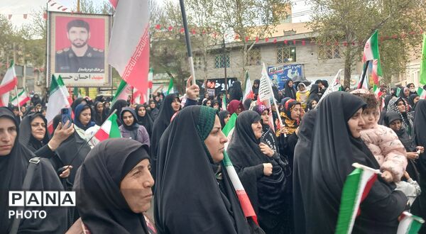 زنان غیوردوشادوش مردان، زنان لر خرم‌ آباد آماده دفاع از میهن 
