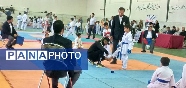 برگزاری مسابقات قهرمانی کاراته سبک شوتوکان در قائمشهر