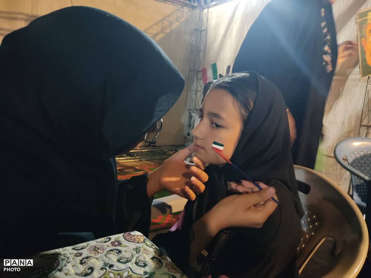 خادمان کوچک در موکب سازمان دانش‌آموزی 