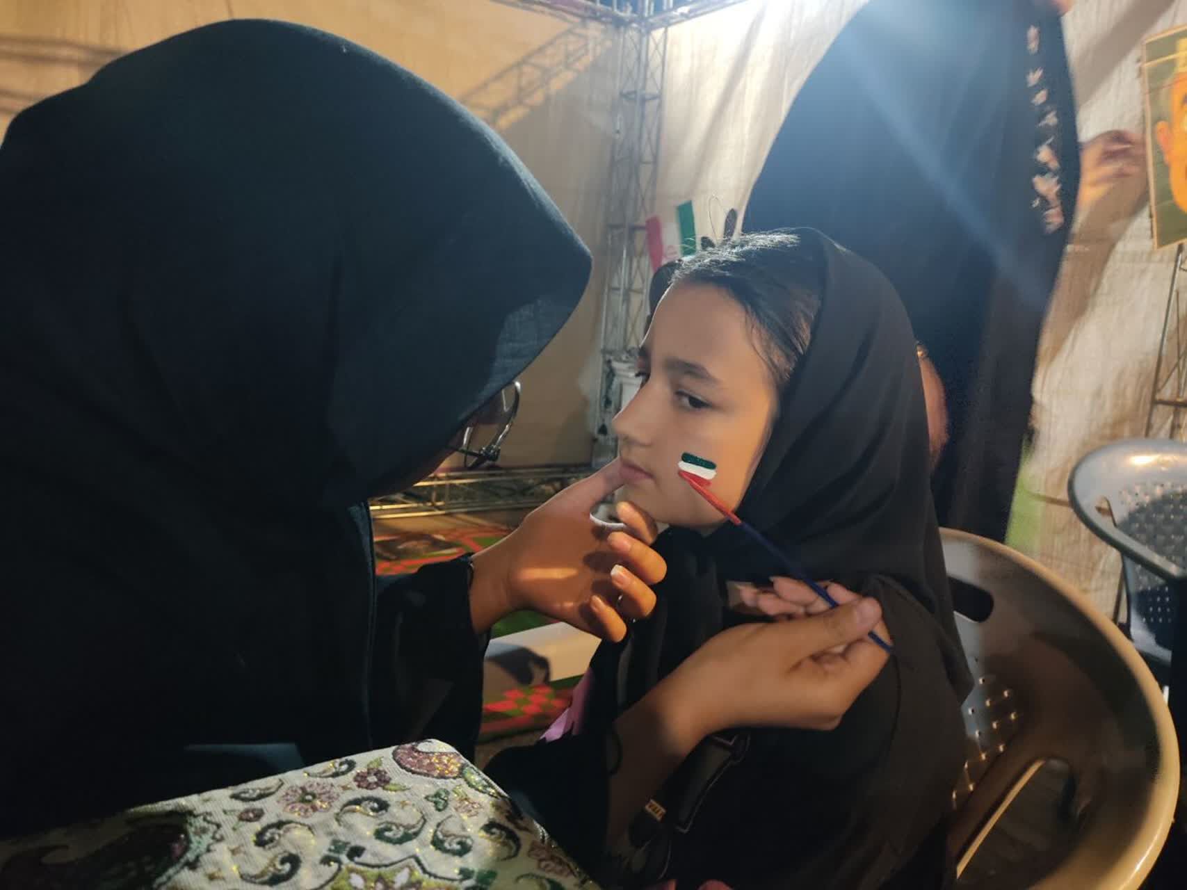 خادمان کوچک در موکب سازمان دانش‌آموزی 