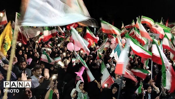 همایش باشکوه دختران جان فدای ایران در خلیل آباد