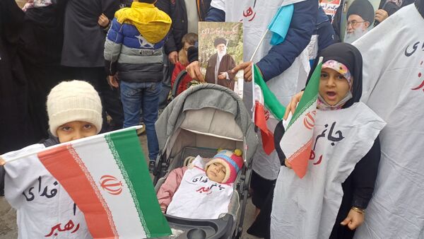 دانش‌آموزان، پاسداری از انقلاب را آغاز می‌کنند