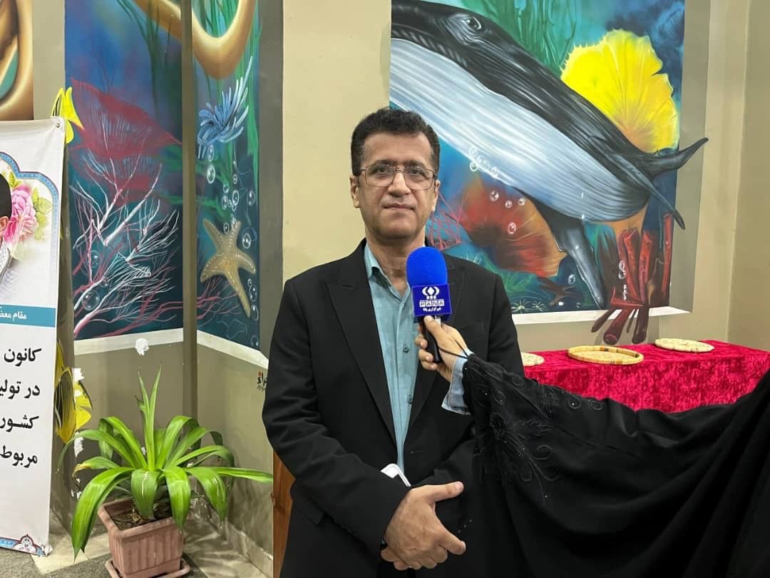 باید عشق به کتابخوانی را در نسل جوان تقویت کرد