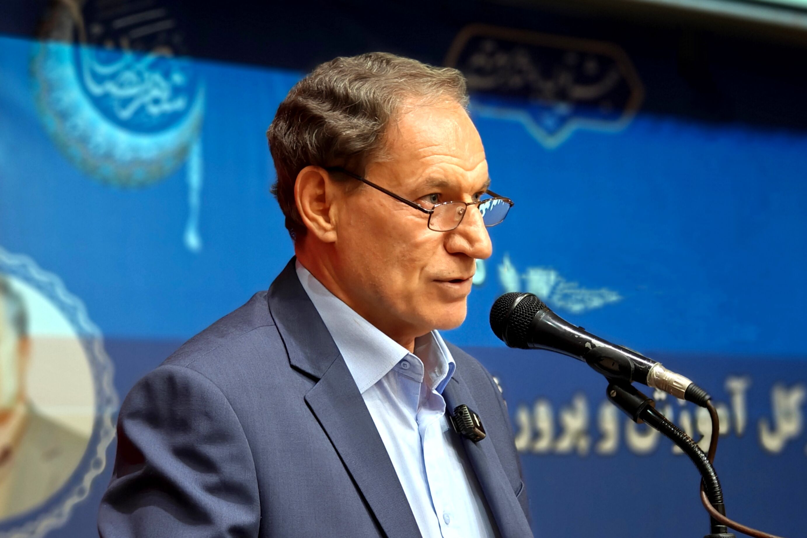 تکریم فرهنگیان، تکریم دانایی و محور پویایی نظام تعلیم وتربیت است