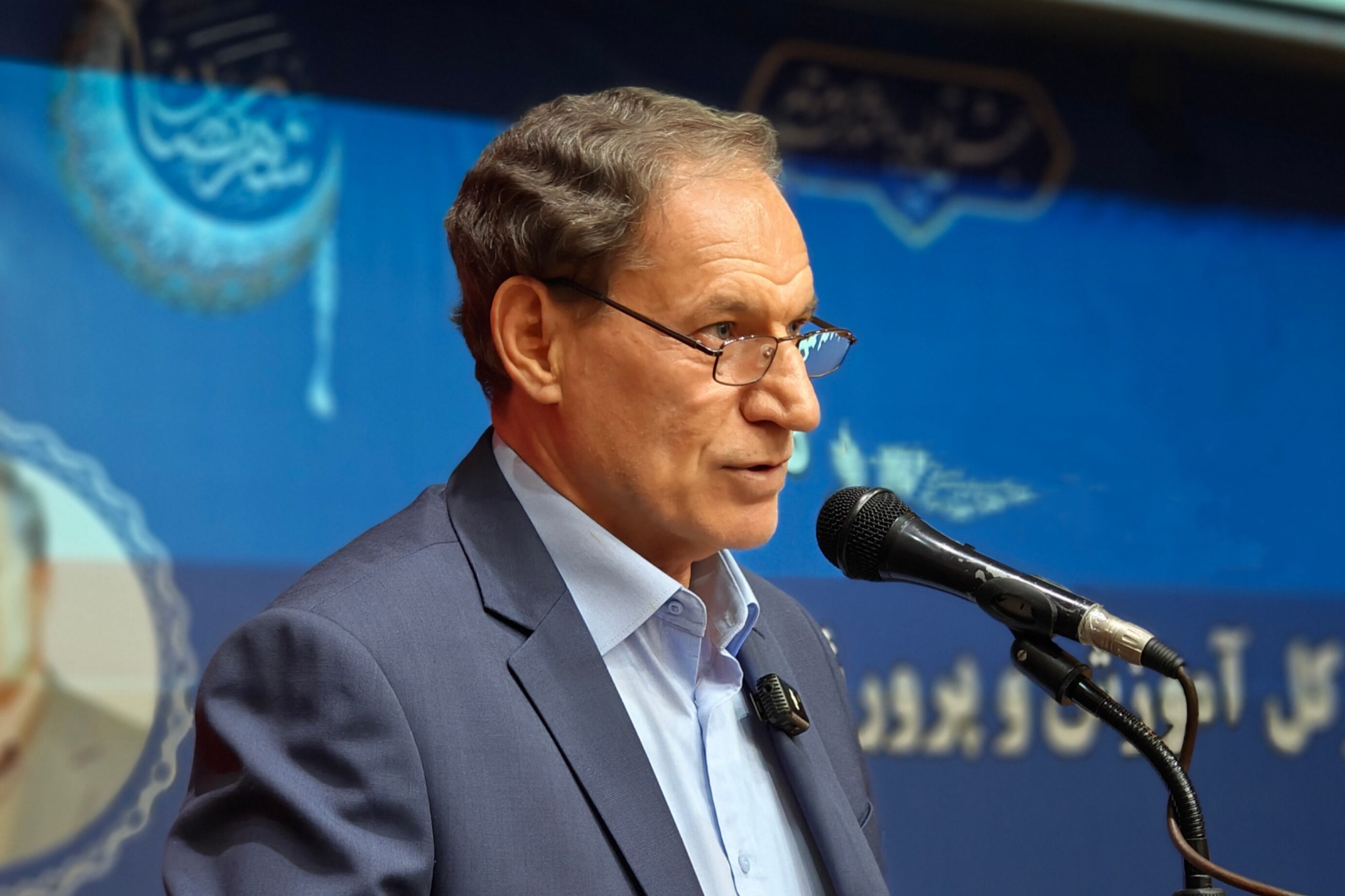تکریم فرهنگیان، تکریم دانایی و محور پویایی نظام تعلیم وتربیت است