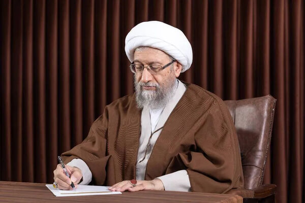 جمهوری اسلامی یکپارچه پای مقاومت ایستاده است