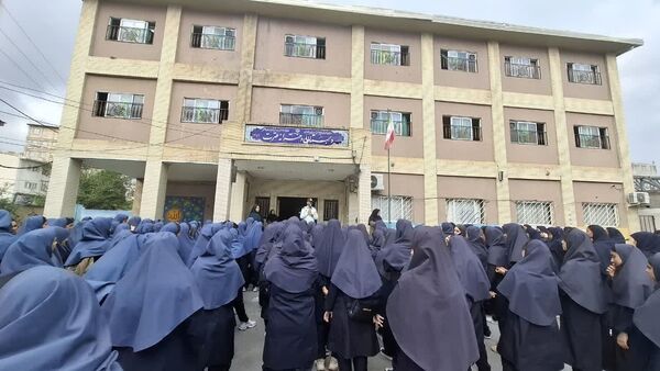 گرامیداشت روز نیروی انتظامی در دبیرستان بهار آزادی قائمشهر