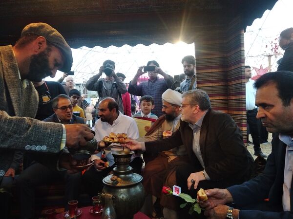 جشنواره طعم و رنگ پاییز با حضور شهردار مشهد آغاز به کار کرد