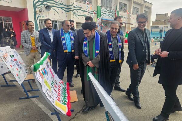  همایش «یاوران انقلاب» با محوریت نقش آفرینی دانش آموزان در گام دوم انقلاب