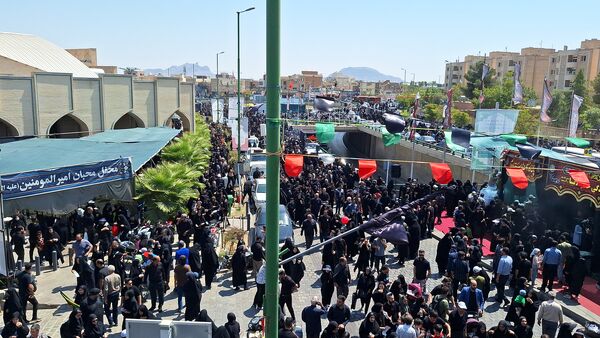 پیاده‌روی جاماندگان اربعین در گلستان شهدای اصفهان